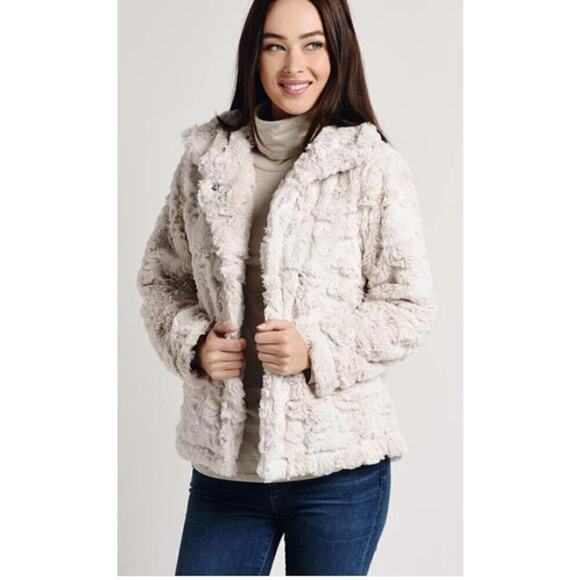 Dylan Women Faux Fur Plush Jacket Size Medium Beige Classic Luxury Ski Lodge new